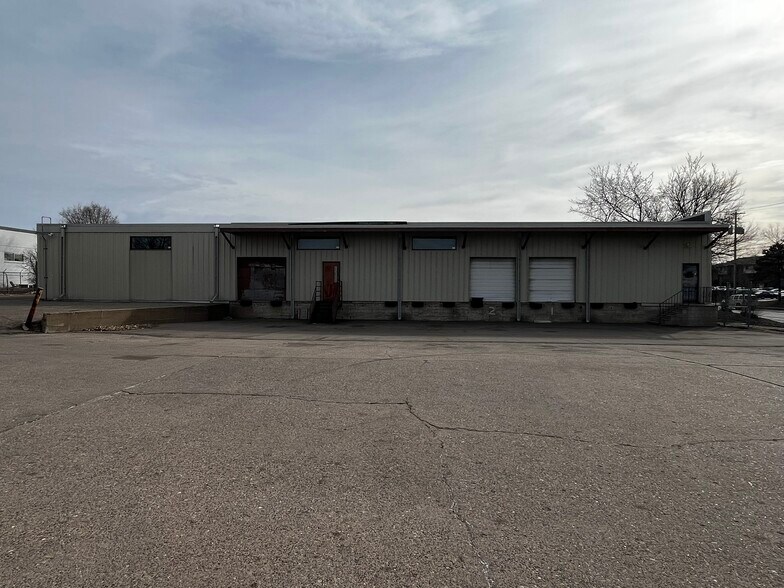 2801 E Hennepin Ave, Minneapolis, MN 55413 Industrial For Lease