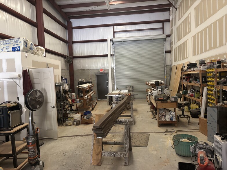 More Photos Of 4195 Corporate Ct, Palm Harbor Warehouse For Lease