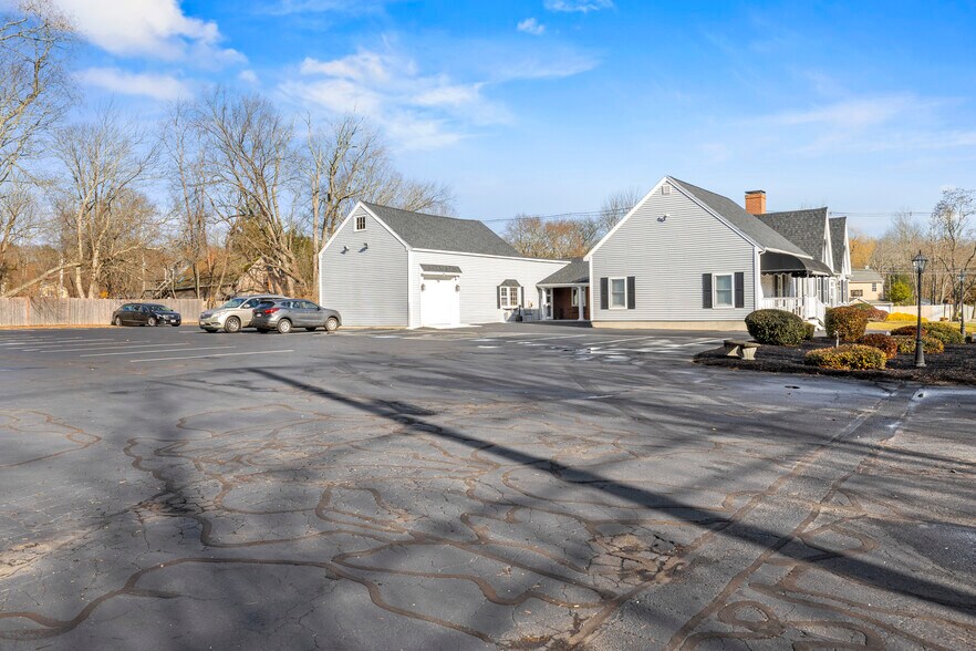 More Photos Of 4 W Washington St, Hanson Office For Sale