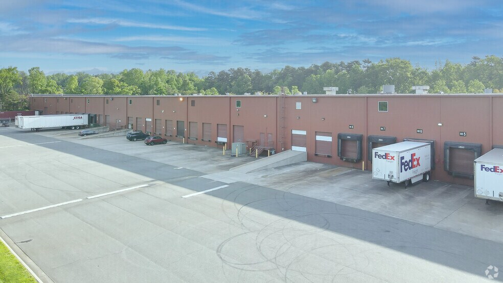 More Photos Of 7020 Reames Rd, Charlotte Warehouse For Lease