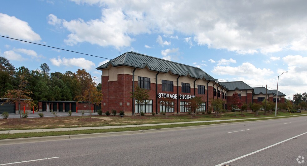 More Photos Of 302 Davis Grove Cir, Cary Self Storage For Lease