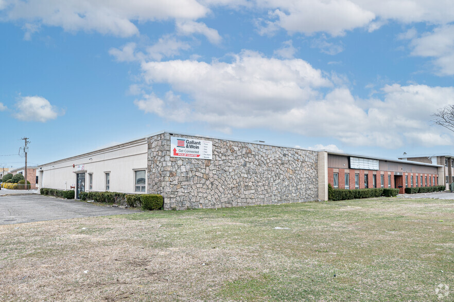 Primary Photo Of 200 Central Ave, Farmingdale Warehouse For Lease