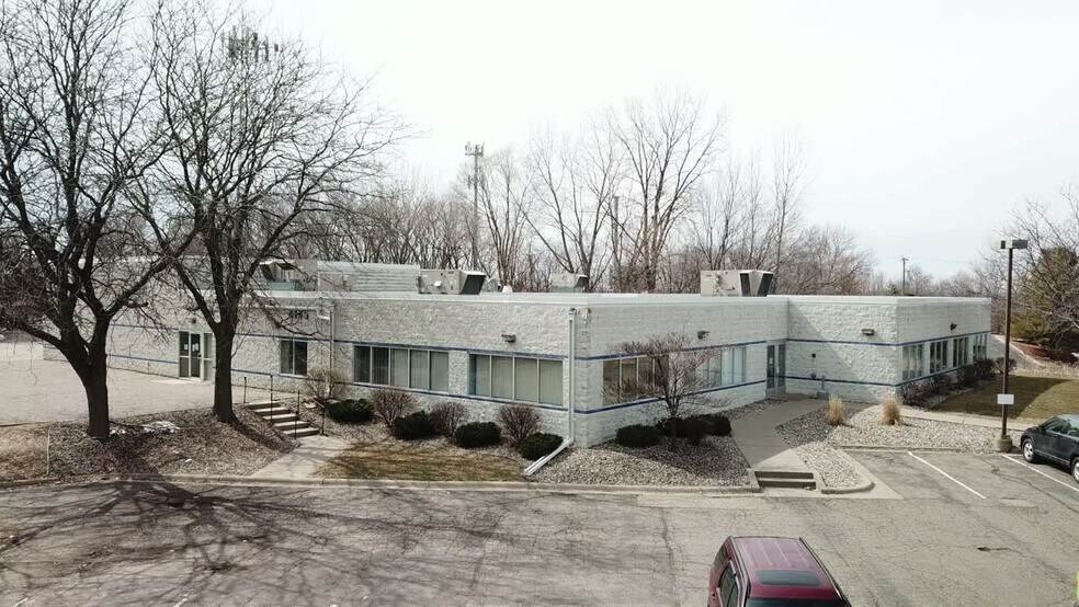 More Photos Of 4155 Old Sibley Memorial Hwy, Eagan Research And Development For Lease