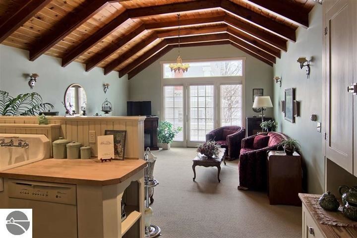 More Photos Of 230 Wellington St, Traverse City Hospitality For Sale