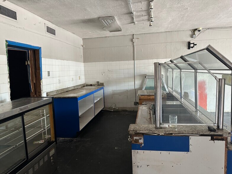 More Photos Of 4080 NW 12th St, Lauderhill Restaurant For Lease
