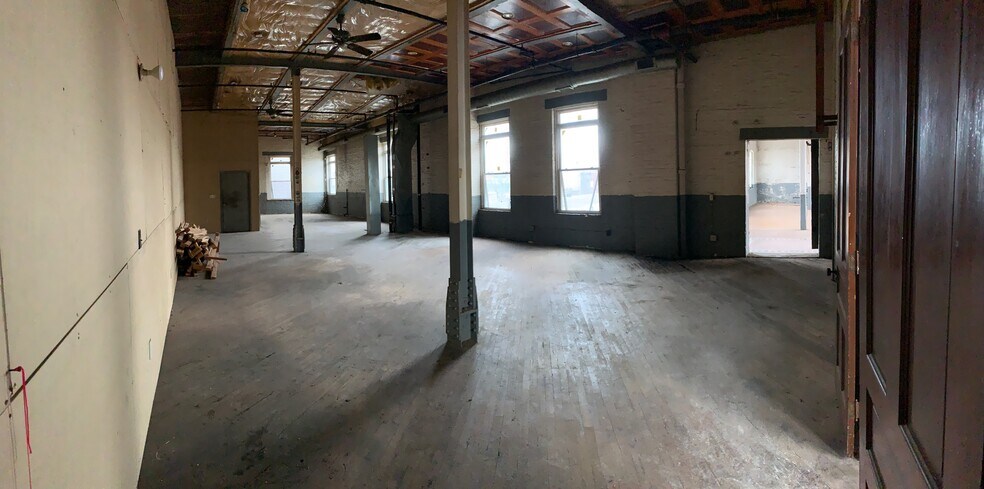 More Photos Of 1930 E Huntingdon St, Philadelphia Warehouse For Lease