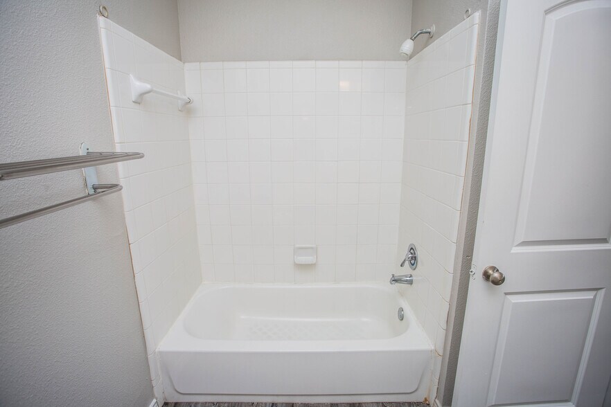 More Photos Of 2627 Oak Dr, Lubbock Apartments For Sale