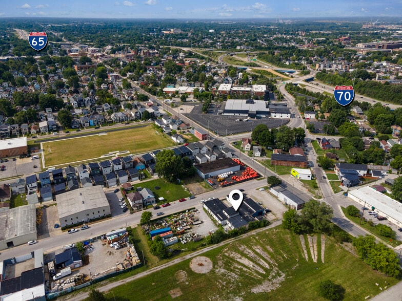 More Photos Of 1122 Deloss St, Indianapolis Warehouse For Sale