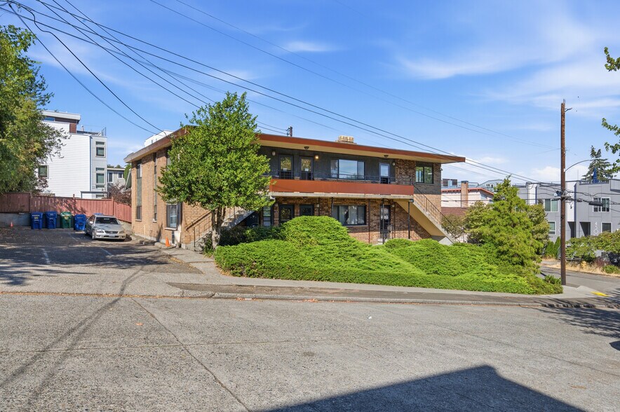 More Photos Of 4301 Whitman Ave N, Seattle Apartments For Sale