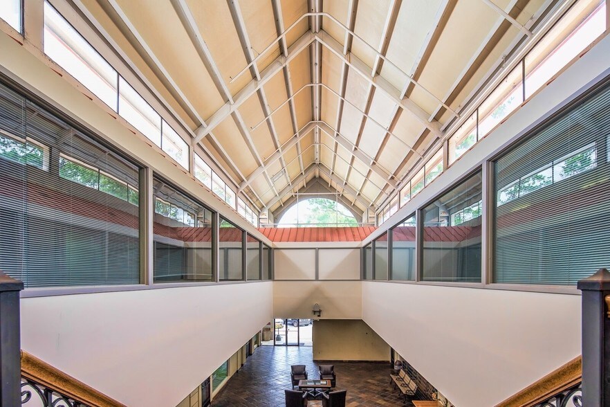 More Photos Of 840 William Hilton Pky, Hilton Head Island General Retail For Lease