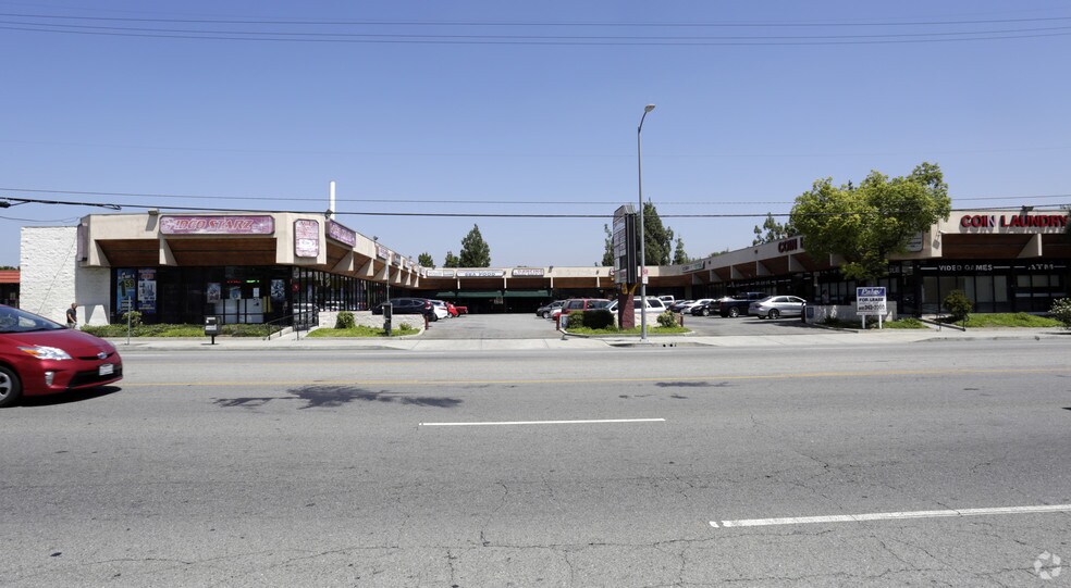 More Photos Of 20021 Roscoe Blvd, Winnetka Storefront For Lease