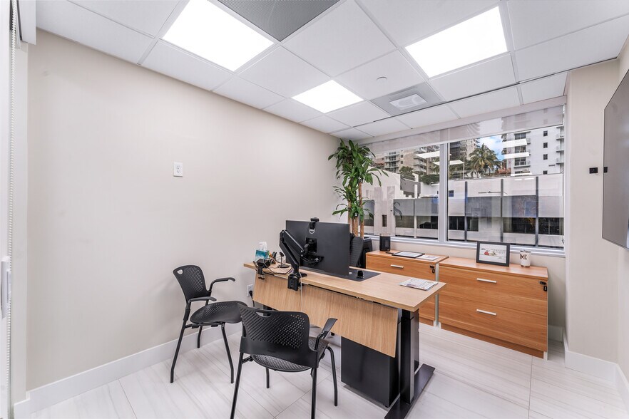More Photos Of 1200 Brickell Ave, Miami Office For Lease
