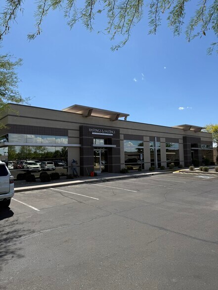More Photos Of 9150 W Indian School Rd, Phoenix Office For Sale