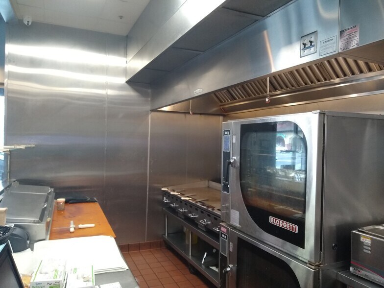 More Photos Of 1935-1975 Mount Diablo St, Concord Restaurant For Lease