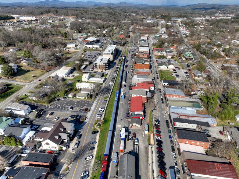 More Photos Of 240 W Main St, Blue Ridge Office For Sale