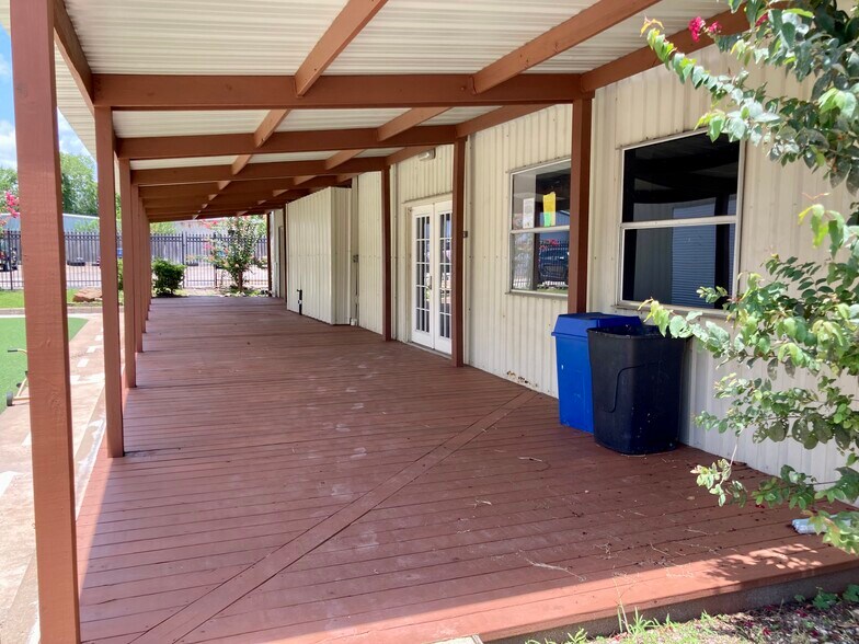 Primary Photo Of 5312 Elm St, Houston Office For Lease