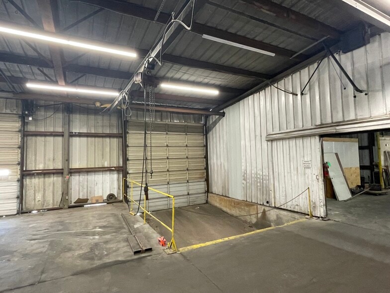 More Photos Of 2216 S Rosedale Ave, Tulsa Manufacturing For Lease
