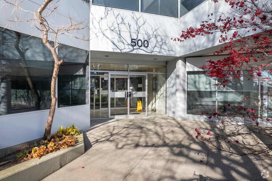 More Photos Of 500 Sheppard Ave E, Toronto Office For Lease