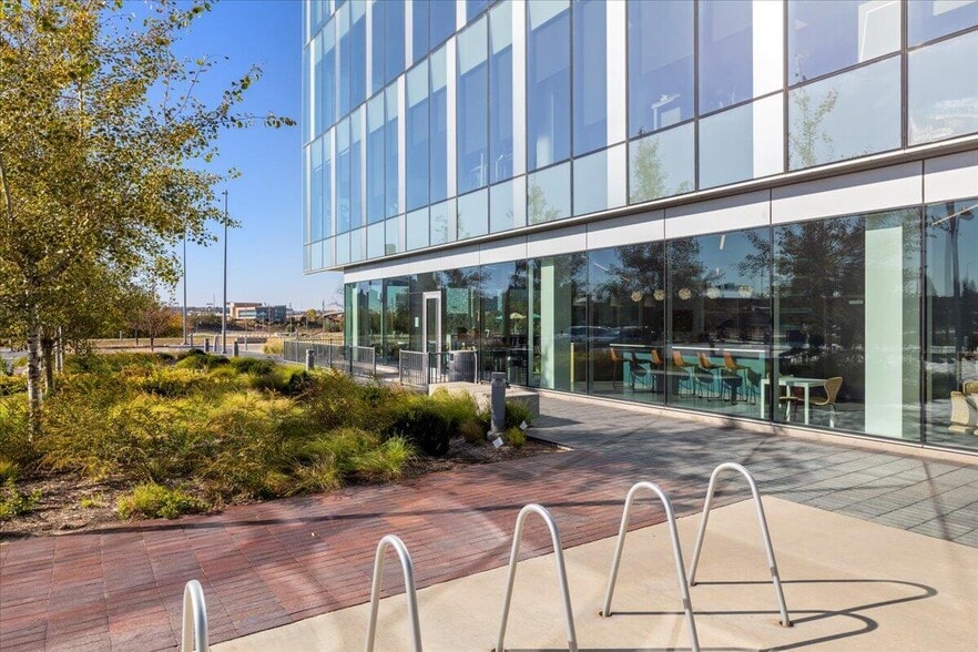 More Photos Of 4201 Rivers Edge Pky, Council Bluffs Office For Lease