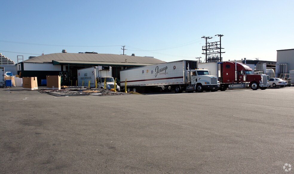 More Photos Of 5340 W 104th St, Los Angeles Refrigeration Cold Storage For Lease