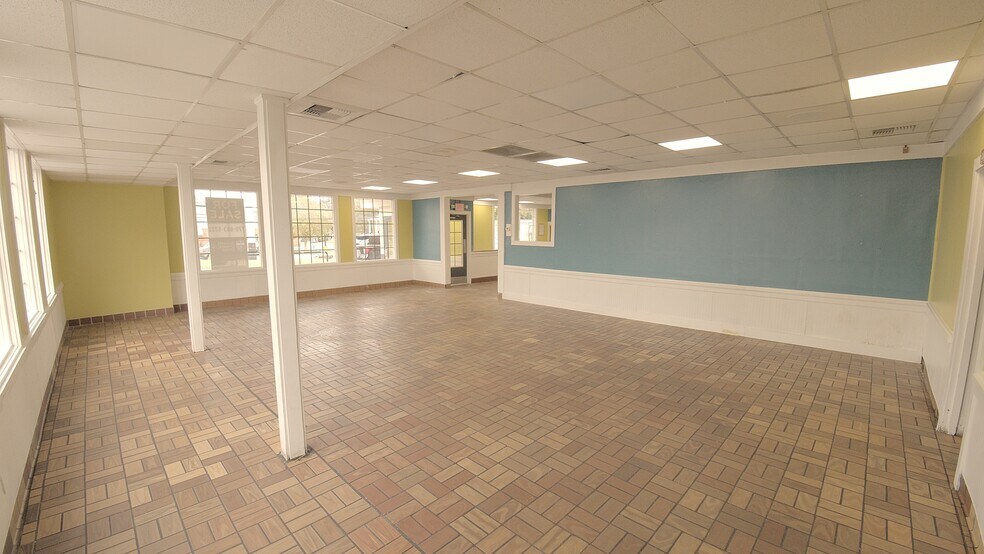 More Photos Of 2032 Montreal Rd, Tucker Fast Food For Sale