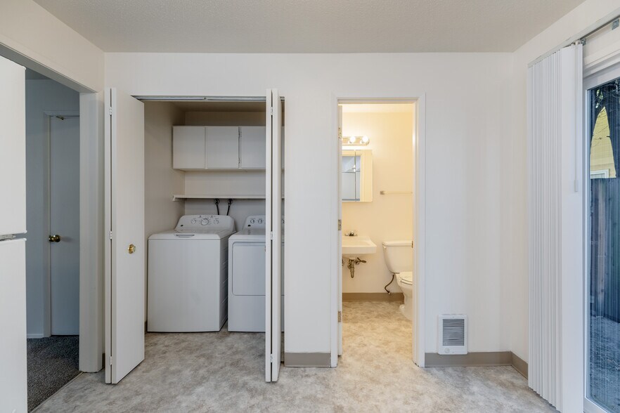 More Photos Of 3925-3967 Lancaster Dr, Salem Multifamily For Sale