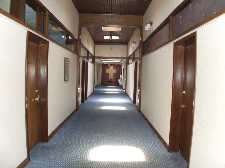 More Photos Of 417 N Spur 63, Longview Office For Sale