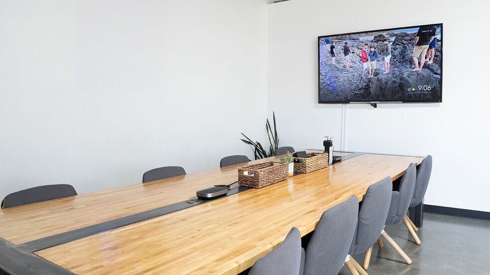 More Photos Of 3000 Airport Dr, Erie Light Manufacturing For Sale