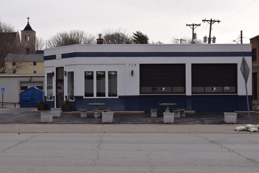 More Photos Of 719 N 6th St, Kansas City Auto Repair For Lease