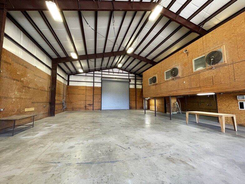 More Photos Of 3504 Rogge Ln, Austin Warehouse For Lease