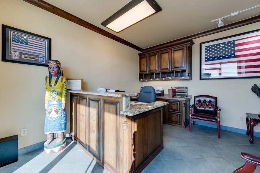 More Photos Of 2845 Ladybird Ln, Dallas Flex For Sale