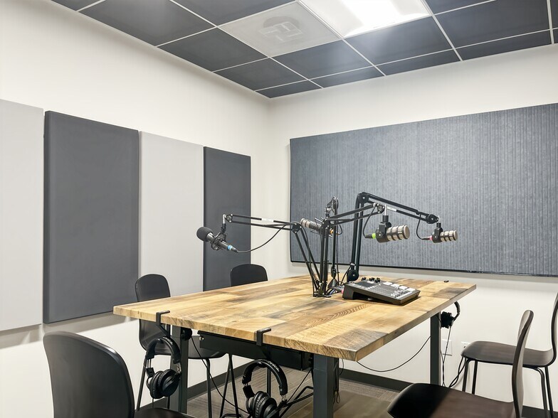 More Photos Of 4701 Sangamore Rd, Bethesda Coworking Space