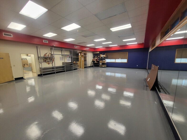 More Photos Of 201 Sunset Blvd E, Chambersburg Warehouse For Sale
