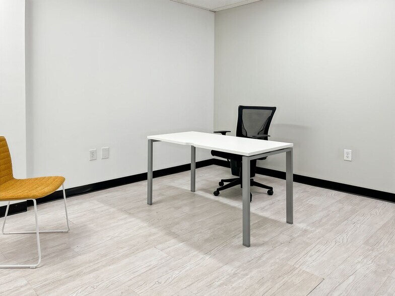 More Photos Of 2303 W Morehead St, Charlotte Coworking Space