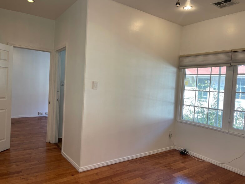 More Photos Of 7467-7475 Melrose Ave, Los Angeles Storefront Retail Office For Lease