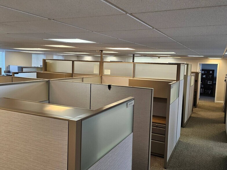 More Photos Of 20 S King St, Leesburg Office For Lease