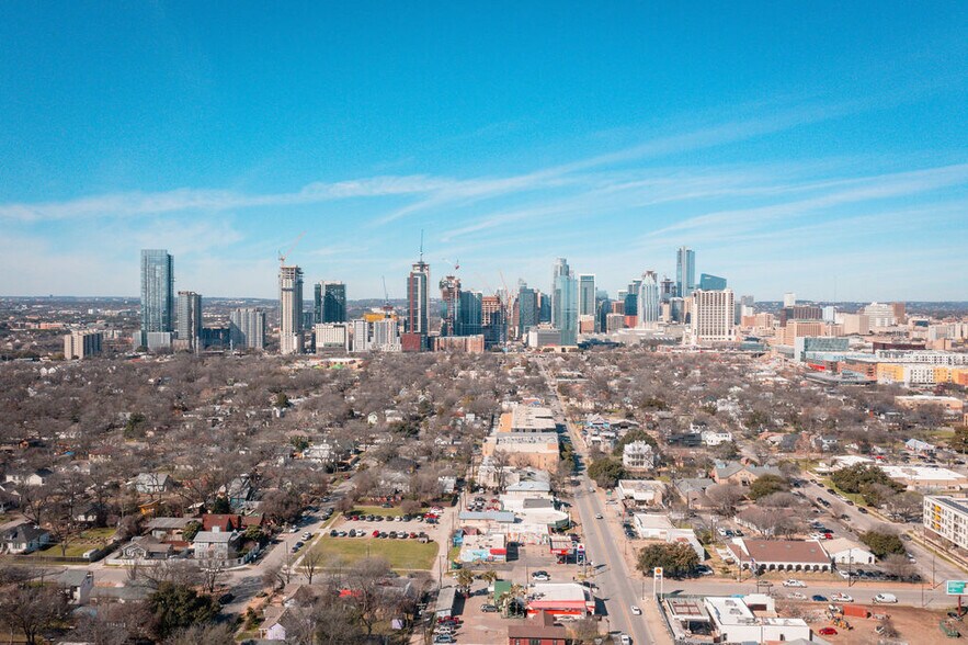More Photos Of 2117 E Cesar Chavez St, Austin Office Residential For Sale