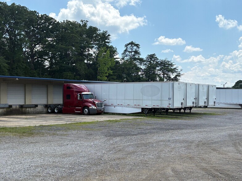 More Photos Of 2517 Nabors Rd SW, Birmingham Truck Terminal For Lease