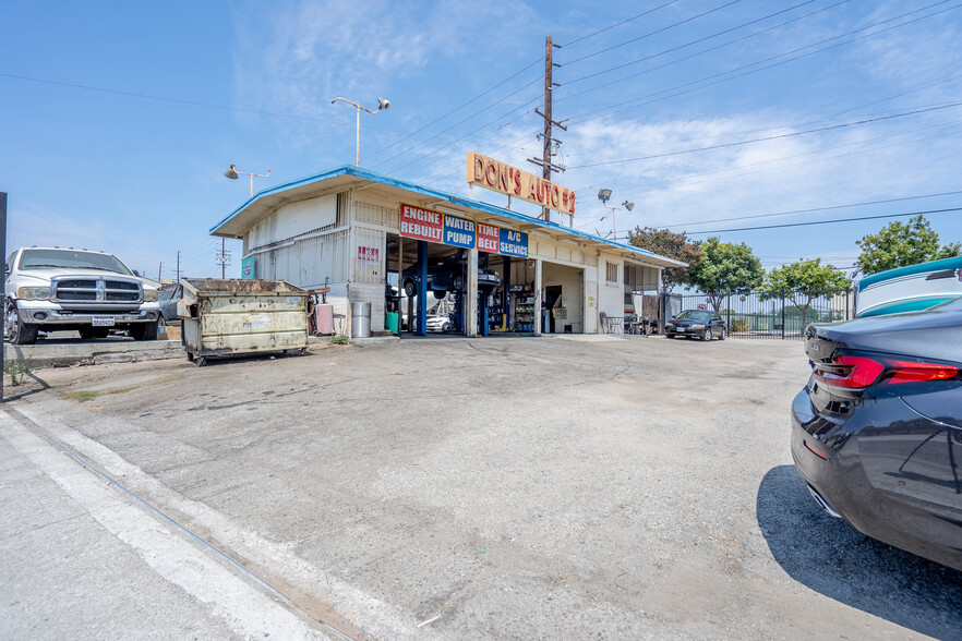 Primary Photo Of 15801 Avalon, Gardena Contractor Storage Yard For Sale