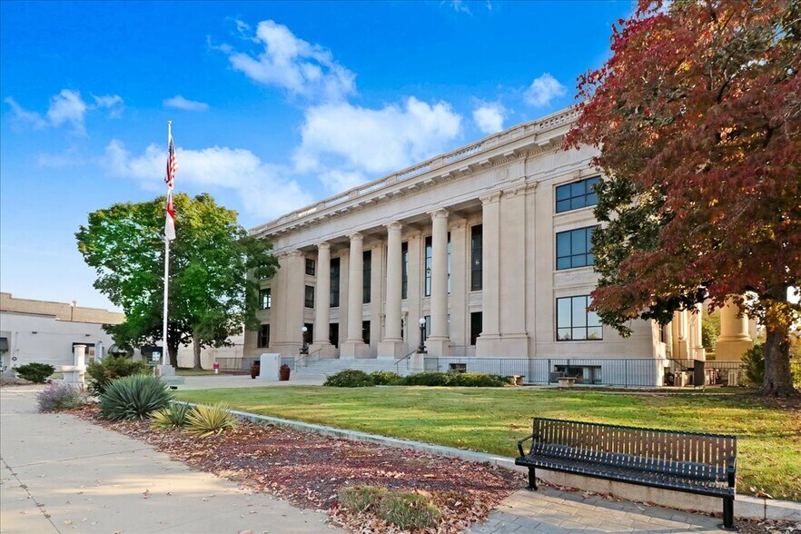 More Photos Of 201 E Market St, Smithfield Bank For Sale