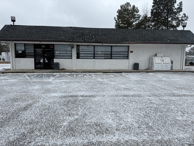 Primary Photo Of 3210 Lee Ave, Sanford Convenience Store For Lease