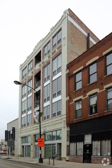 More Photos Of 1927 N Milwaukee Ave, Chicago Office For Lease