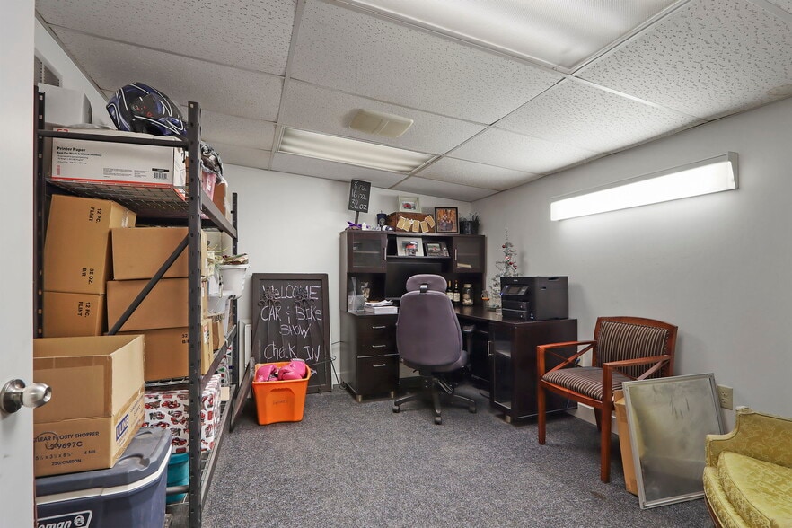 More Photos Of 1206 Washington Rd, Kenosha Auto Repair For Sale