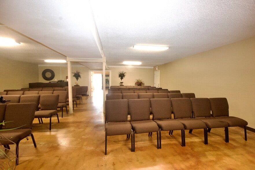 More Photos Of 2320 N Galveston Ave, Pearland Office For Sale