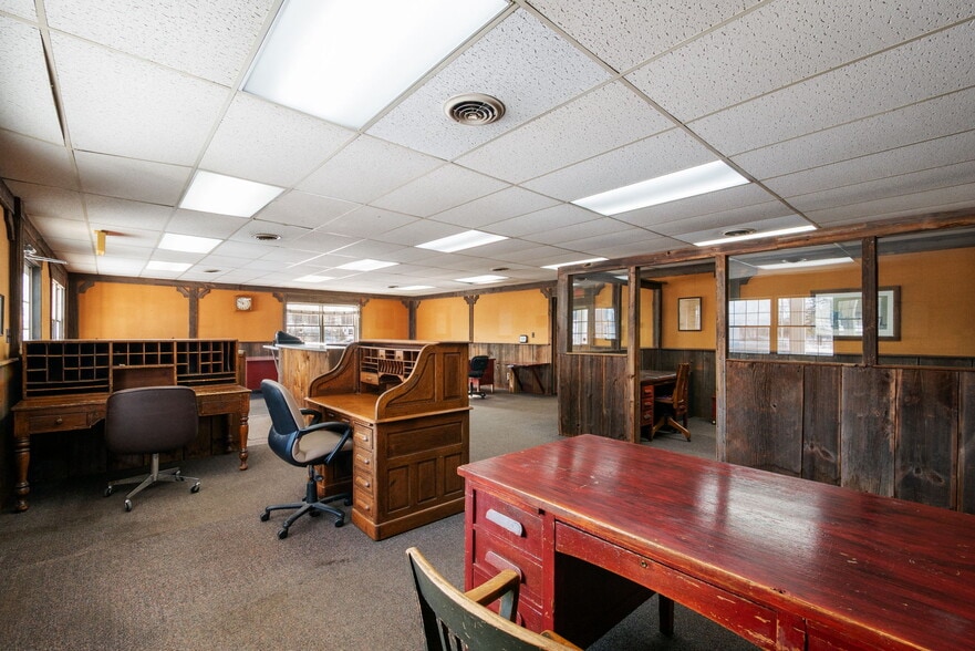 More Photos Of 690 S Lapeer Rd, Oxford Warehouse For Sale