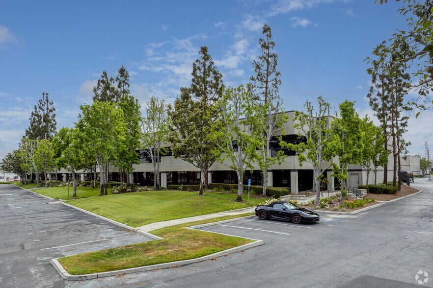 More Photos Of 150-152 W Walnut St, Gardena Unknown For Lease