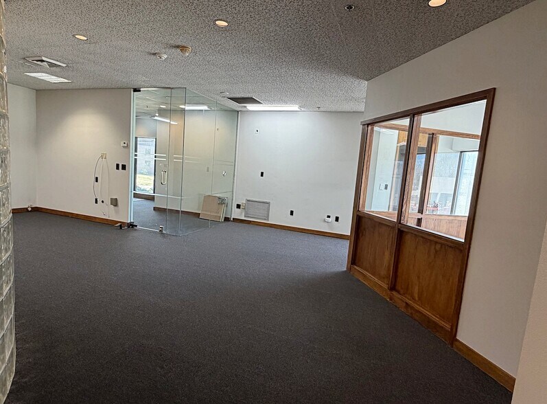 More Photos Of 66 Concord St, North Reading Light Distribution For Lease