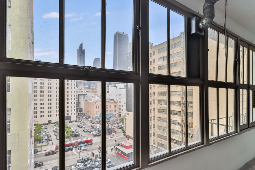 More Photos Of 737 S Broadway, Los Angeles Loft Creative Space For Sale