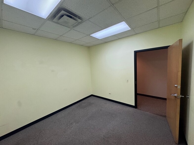 More Photos Of 10-14 W Burlington Ave, La Grange Storefront Retail Office For Lease