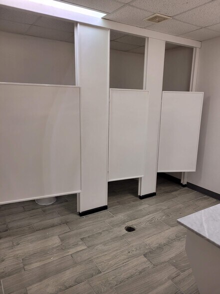 More Photos Of 4751 Selinsky Rd, Houston Religious Facility For Sale